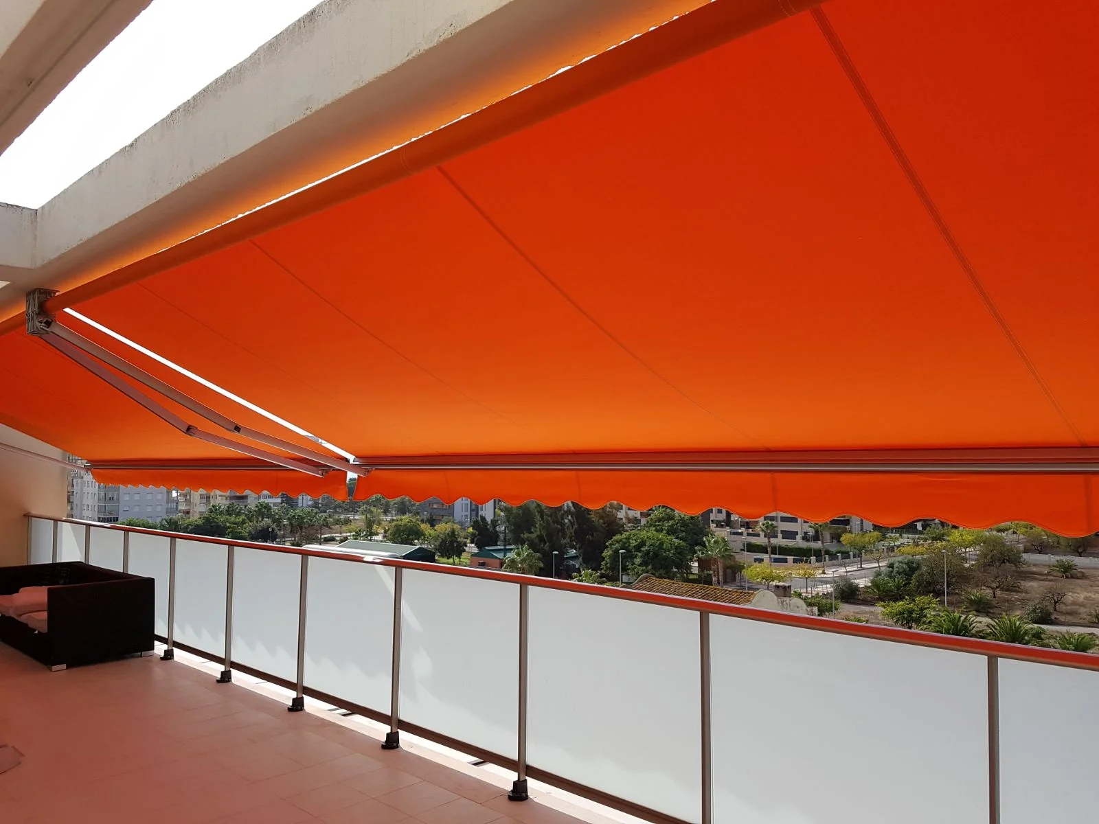 toldo de brazos extensibles