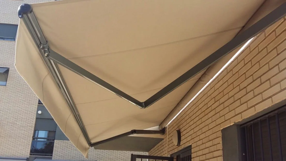 toldo de brazos extensibles