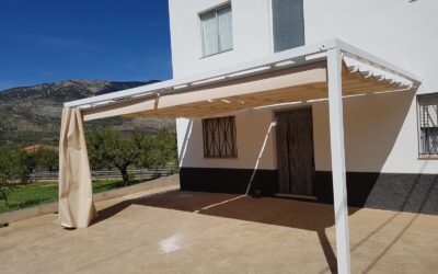 Toldo plano 5,50m x 3,50m en terraza de Els Rosildos (Castellón)